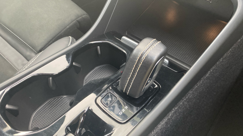 Volvo Xc40 2.0 T4 R DESIGN Pro 5dr AWD Geartronic Petrol Estate